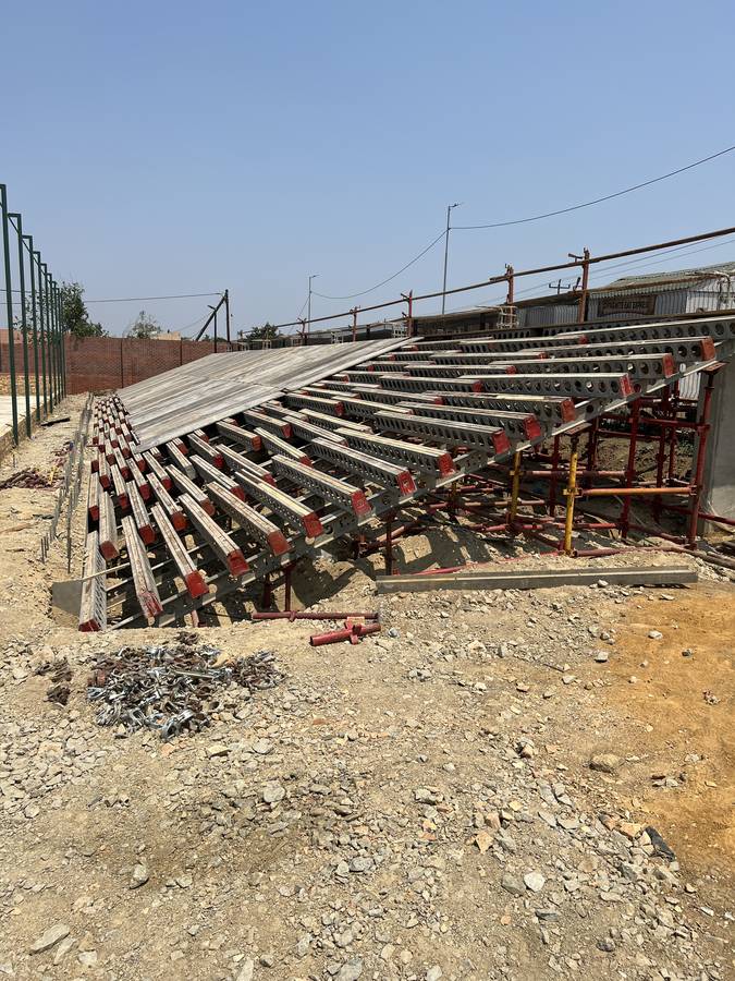 Raking formwork for the spectator stand