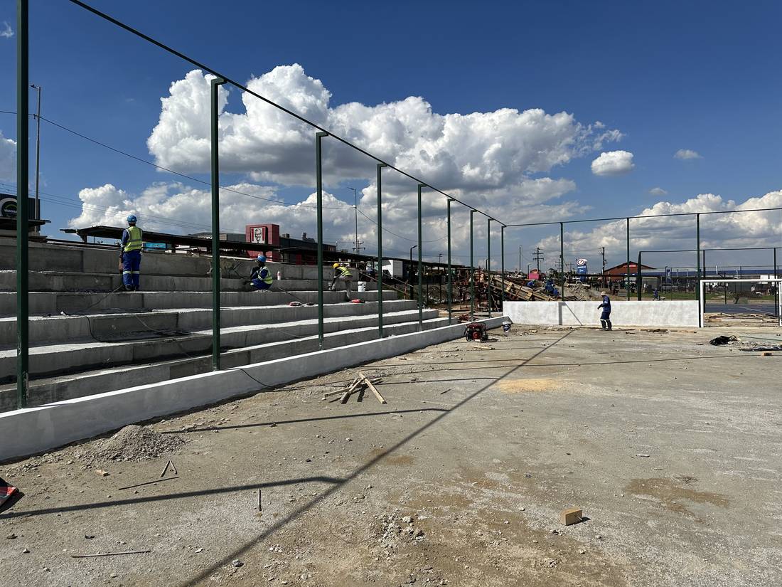 Cast concrete spectator seating
